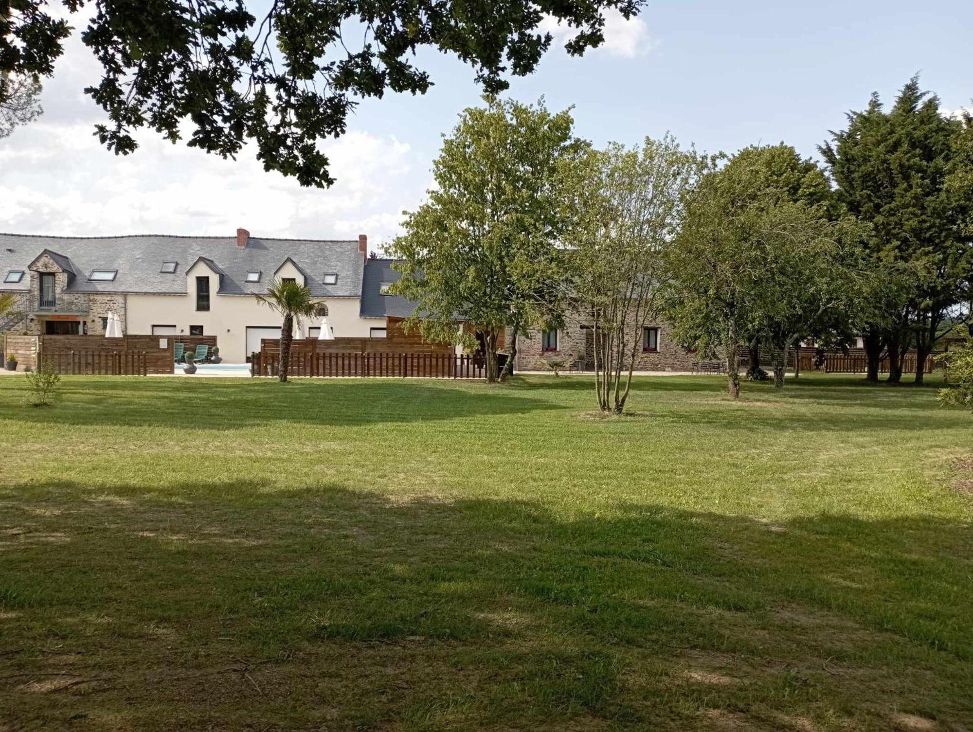 Les Gites Du Petit Marcel Soudan  Exterior photo
