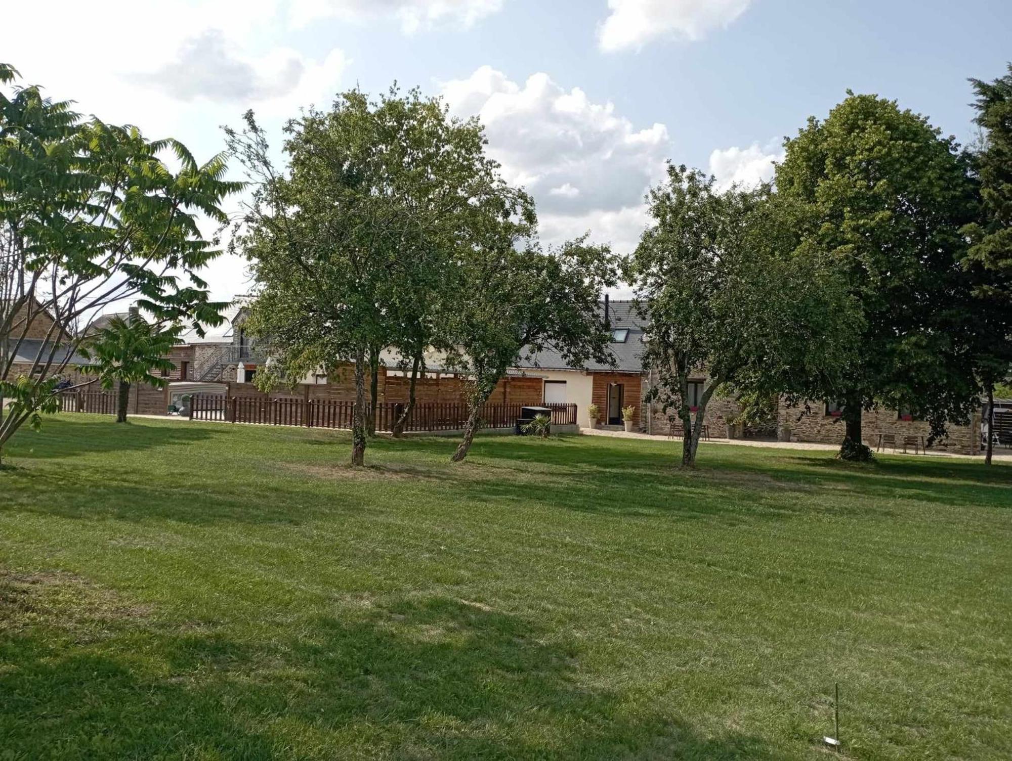 Les Gites Du Petit Marcel Soudan  Exterior photo
